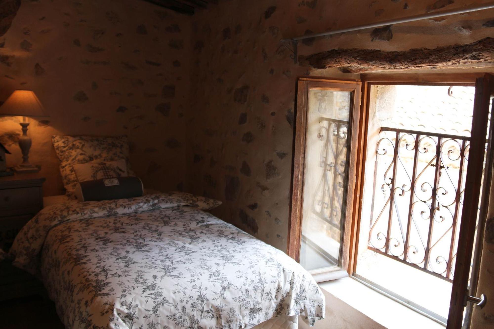 Gite Marceline Saint-Guilhem-le-Desert Bagian luar foto