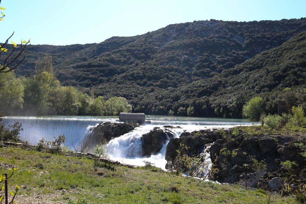 Gite Marceline Saint-Guilhem-le-Desert Bagian luar foto