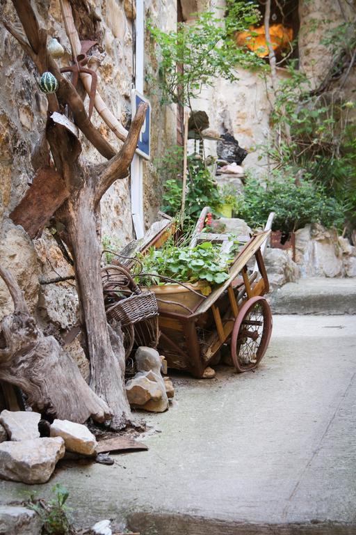 Gite Marceline Saint-Guilhem-le-Desert Bagian luar foto